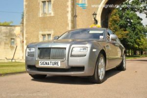 rolls_royce_ghost_with_hotel_entrance_front
